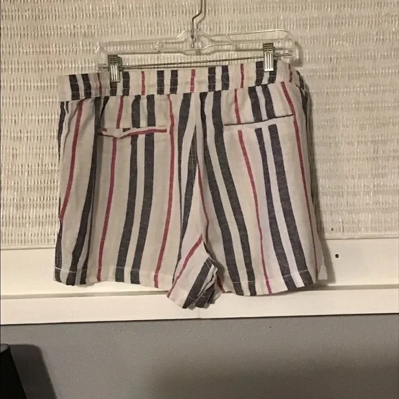 Time and Tru Women’s Blend Linen Shorts - Picture 3 of 6